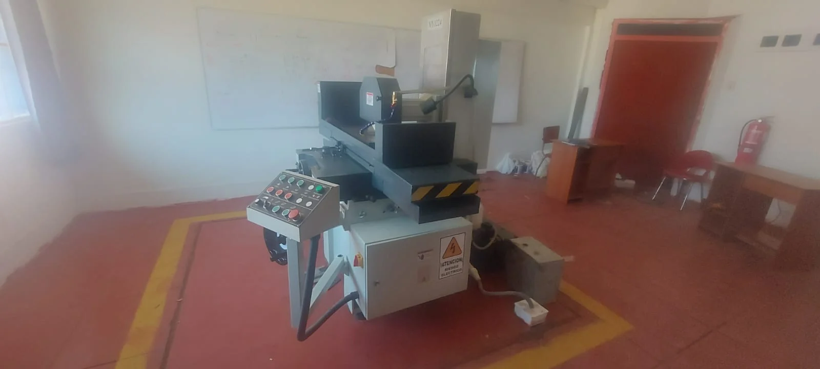 Servicio de Mantenimiento Instalaciones Electricas en  Oficinas y Taller Planta miniatura 4