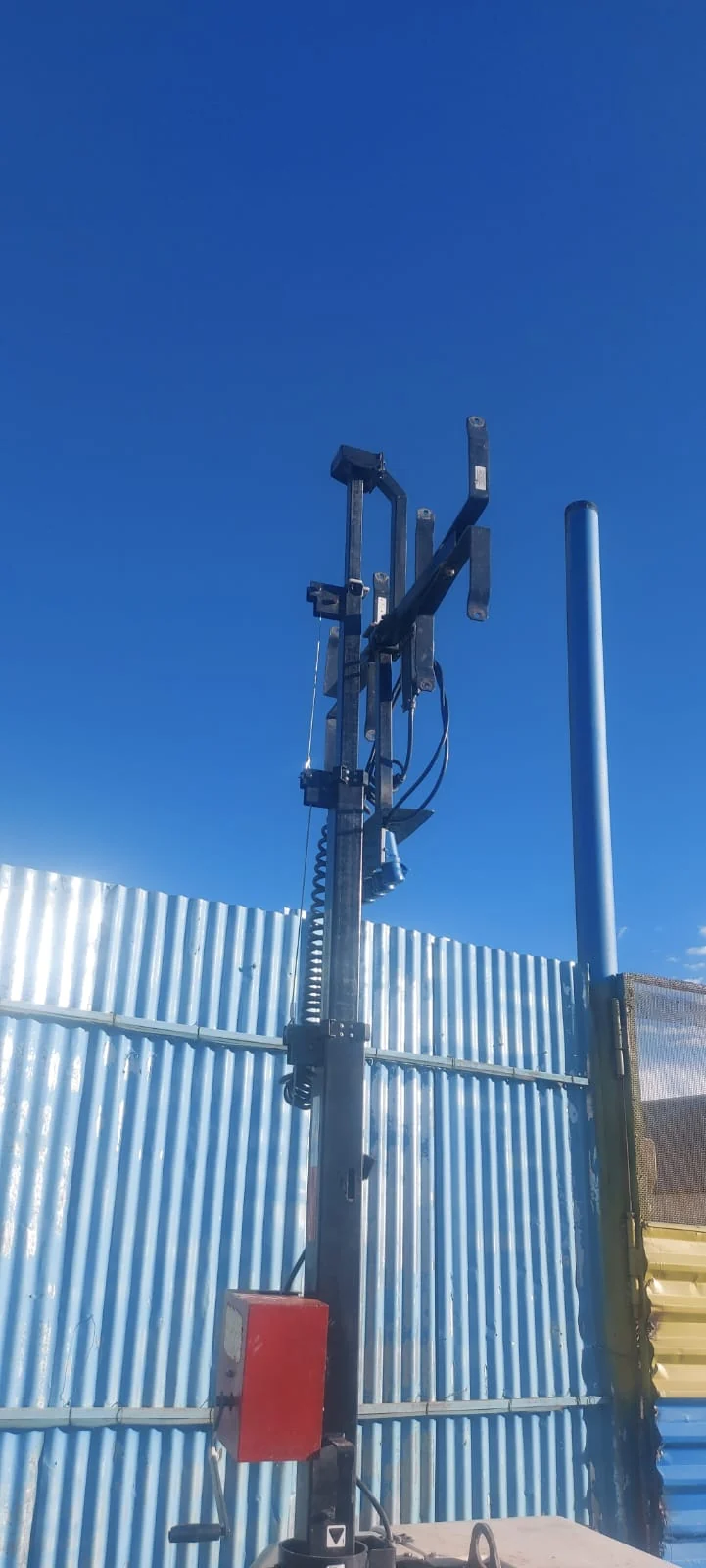 Servicio de Mantenimiento Instalaciones Electricas en  Oficinas y Taller Planta miniatura 5