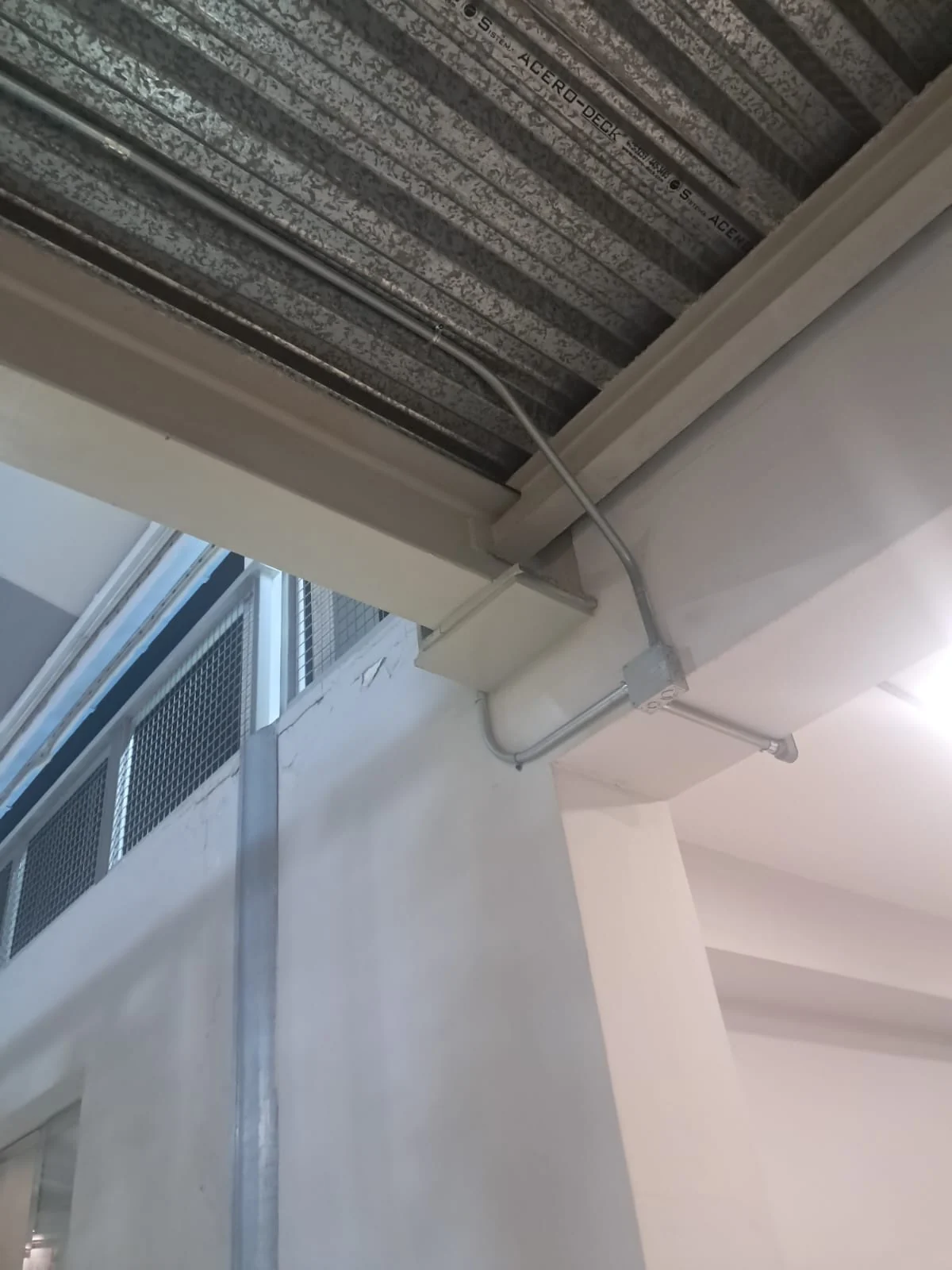 Visita Técnica para evaluar estructurad de vigas de acero - puentes UTP Arequipa miniatura 4
