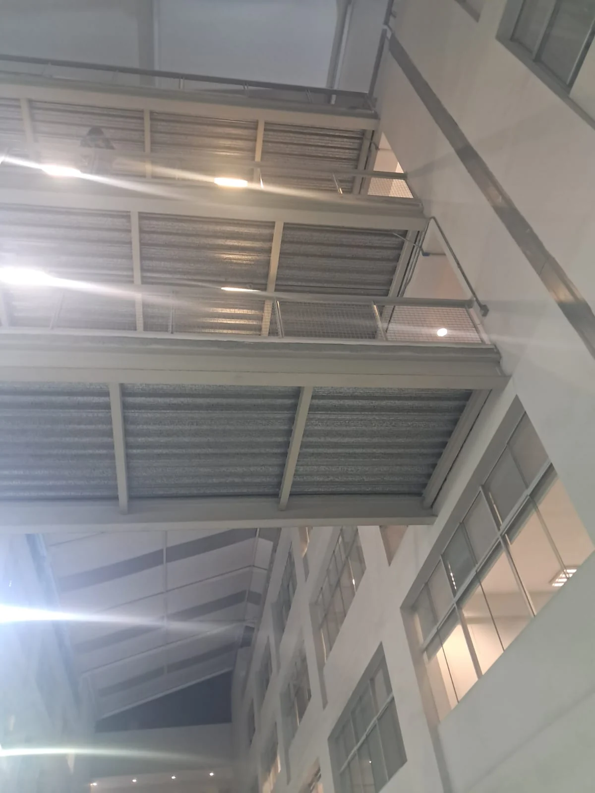 Visita Técnica para evaluar estructurad de vigas de acero - puentes UTP Arequipa miniatura 5
